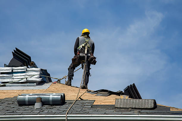 Professional Roofing technician working in Bly, OR